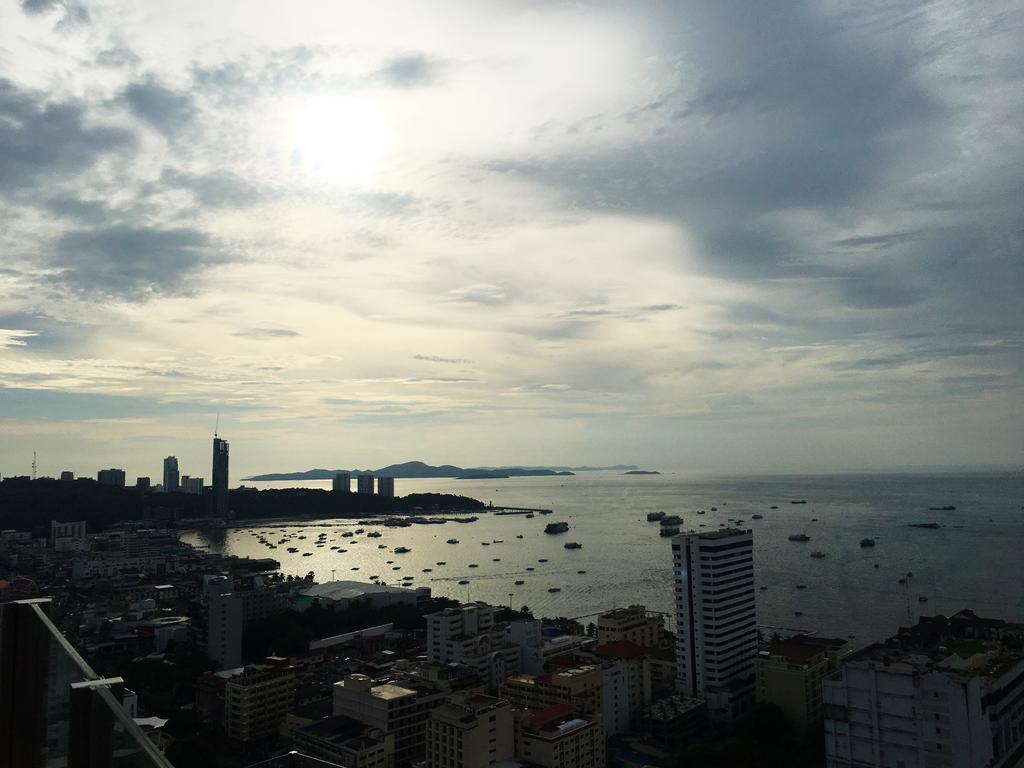 Llx Apartments At The Base Condo Pattaya Εξωτερικό φωτογραφία